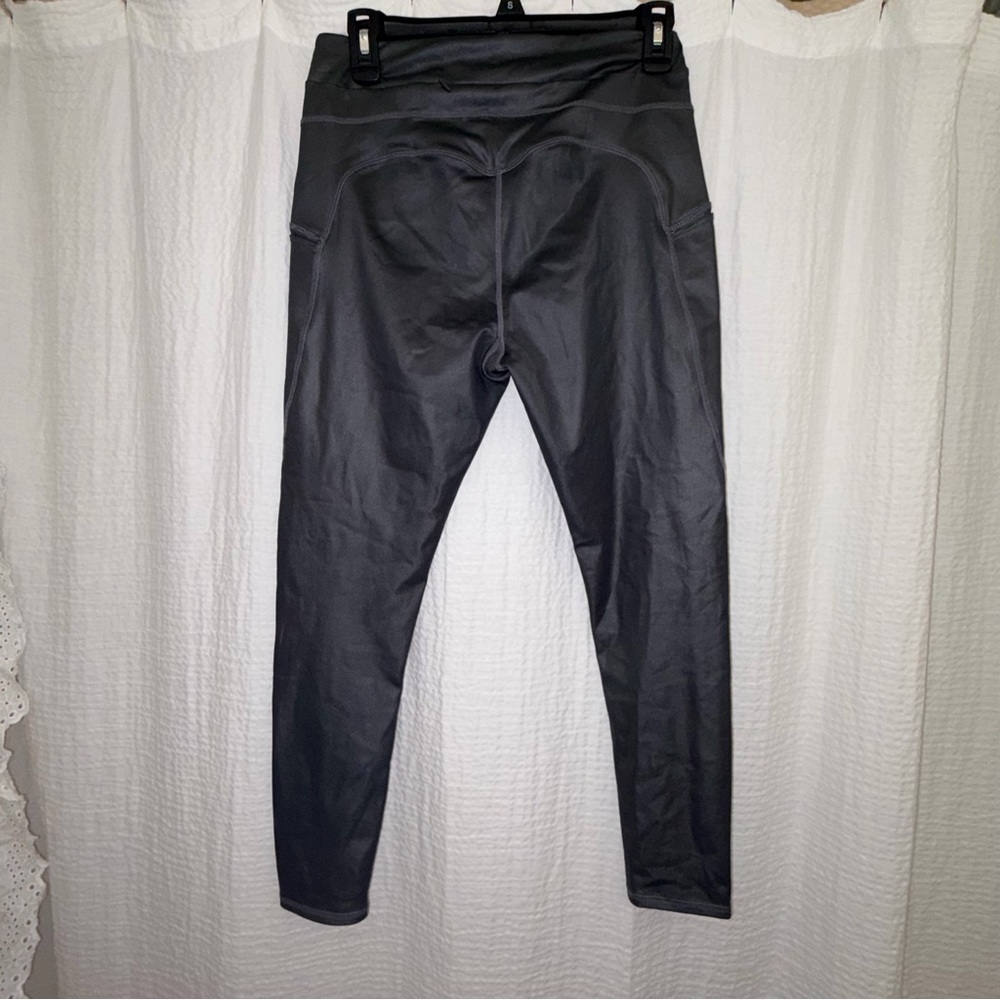 Free People Movement In My Orbit Grey Leggings Pockets size Medium - Picture 7 of 8
